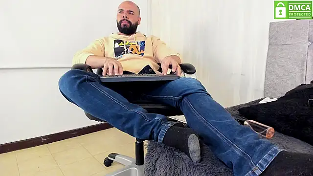 Luke Diaz7 online show from December 2025 04:37:01 AM