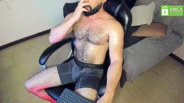 Luke Diaz7 online show from November 2025 08:42:02 PM