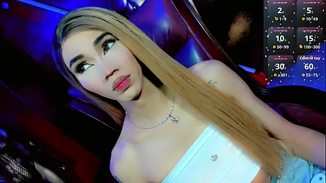 emelly horny  online show from November 2025 07:25:01 PM