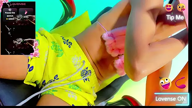 emelly horny  online show from October 2025 07:14:01 PM