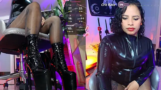 saralovens online show from February 2026 12:10:02 AM