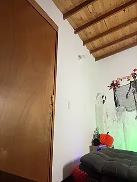 Maryybellax online show from November 2025 10:35:02 PM