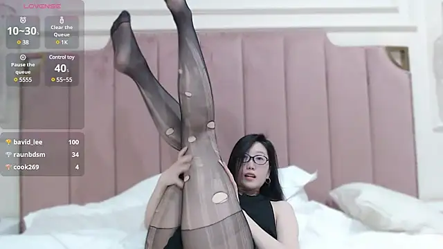 linlinnnnn online show from March 2025 10:37:02 AM