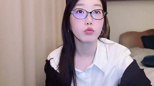 linlinnnnn online show from February 2025 06:55:01 PM