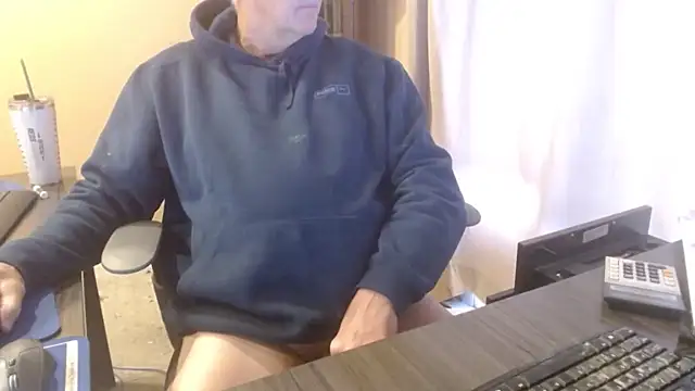 Snapshot of olderandwiser2 chatting on December 2025 03:05:01 PM olderandwiser2 online show from December 2025 03:05:01 PM