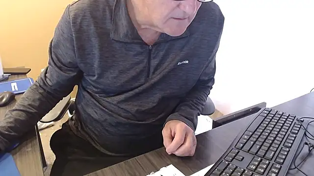 Snapshot of olderandwiser2 chatting on March 2025 02:39:02 PM olderandwiser2 online show from March 2025 02:39:02 PM