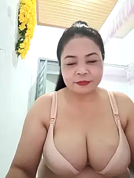 Baby-bigtits2024 online show from March 2025 01:29:01 PM