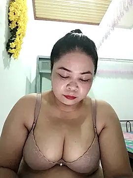 Baby-bigtits2024 online show from February 2025 01:27:01 PM