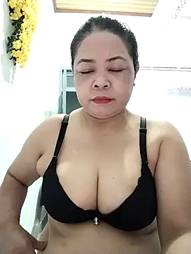 Baby-bigtits2024 online show from September 2025 09:53:02 PM