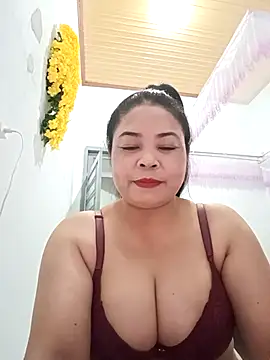 Baby-bigtits2024 online show from March 2025 01:01:02 PM