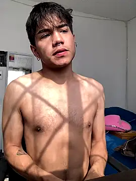 Snapshot of shadowsofgarden chatting on December 2025 07:31:01 PM shadowsofgarden online show from December 2025 07:31:01 PM