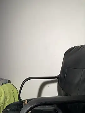 Snapshot of shadowsofgarden chatting on February 2025 06:04:01 AM shadowsofgarden online show from February 2025 06:04:01 AM