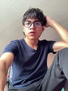 Snapshot of shadowsofgarden chatting on March 2025 06:32:01 PM shadowsofgarden online show from March 2025 06:32:01 PM