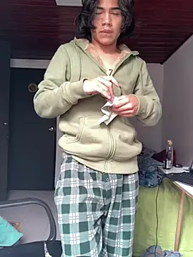 Snapshot of shadowsofgarden chatting on February 2025 12:49:02 PM shadowsofgarden online show from February 2025 12:49:02 PM