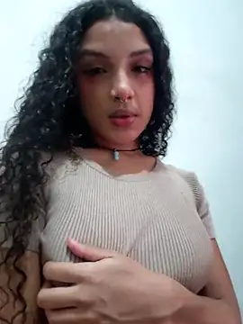 Snapshot of Majo_BigTits chatting on November 2025 01:32:02 PM Majo BigTits online show from November 2025 01:32:02 PM