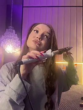 AlexaBright online show from November 2025 06:00:02 PM