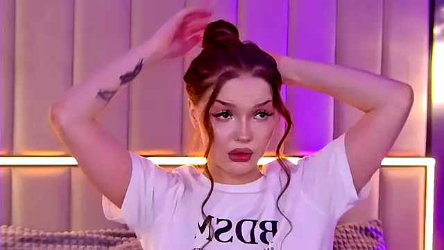 AlexaBright online show from October 2025 05:02:01 PM