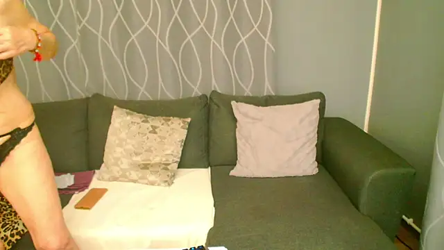 adeleadison online show from November 2025 05:00:02 AM