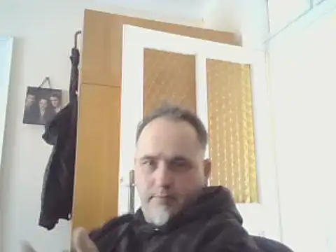 Snapshot of Szolga10 chatting on February 2025 01:14:01 PM Szolga10 online show from February 2025 01:14:01 PM