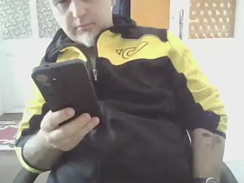 Snapshot of Szolga10 chatting on February 2025 01:00:01 PM Szolga10 online show from February 2025 01:00:01 PM