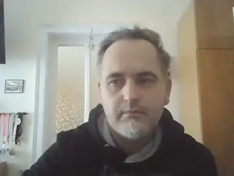 Snapshot of Szolga10 chatting on November 2025 10:52:01 AM Szolga10 online show from November 2025 10:52:01 AM