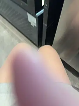 Mia-77 online show from April 2026 05:09:01 AM