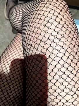 Mia-77 online show from October 2025 09:30:02 AM