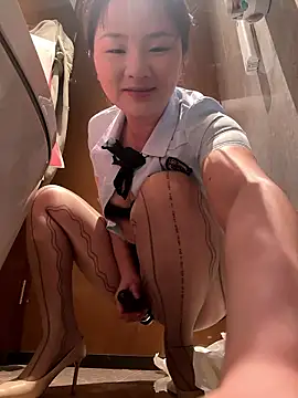 Mia-77 online show from January 2026 09:34:02 AM