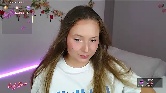 Snapshot of EmilyxxGraces chatting on July 2026 11:50:01 PM EmilyxxGraces online show from July 2026 11:50:01 PM