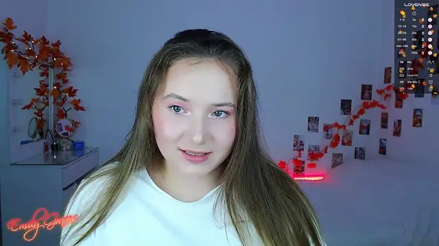 Snapshot of EmilyxxGraces chatting on September 2025 09:10:02 PM EmilyxxGraces online show from September 2025 09:10:02 PM