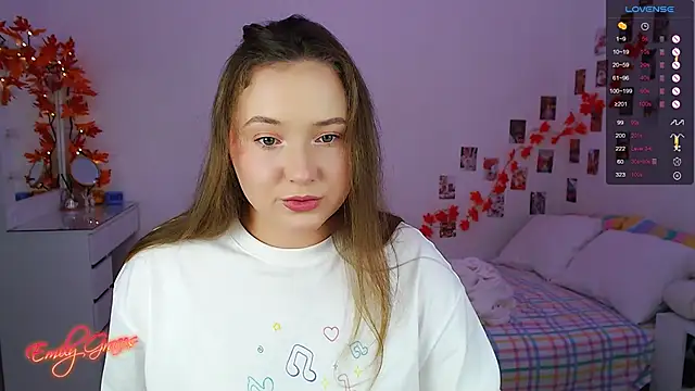 Snapshot of EmilyxxGraces chatting on November 2025 02:38:02 AM EmilyxxGraces online show from November 2025 02:38:02 AM