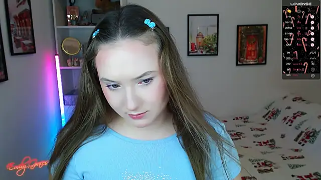 Snapshot of EmilyxxGraces chatting on December 2025 08:44:02 PM EmilyxxGraces online show from December 2025 08:44:02 PM