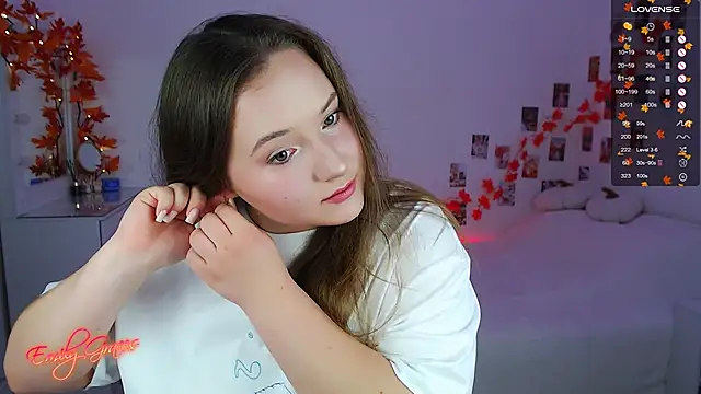 Snapshot of EmilyxxGraces chatting on November 2025 12:03:02 AM EmilyxxGraces online show from November 2025 12:03:02 AM