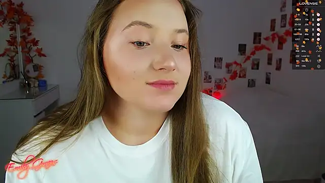 Snapshot of EmilyxxGraces chatting on September 2025 09:00:01 PM EmilyxxGraces online show from September 2025 09:00:01 PM