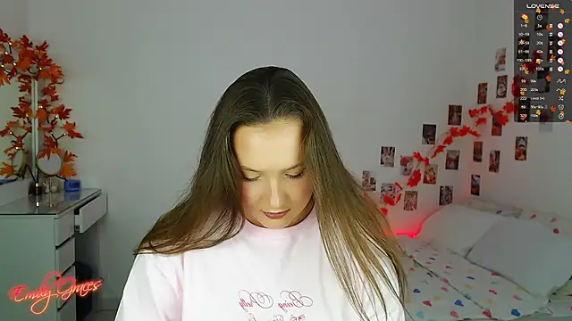 Snapshot of EmilyxxGraces chatting on October 2025 07:07:02 PM EmilyxxGraces online show from October 2025 07:07:02 PM