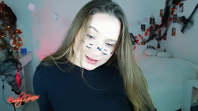 Snapshot of EmilyxxGraces chatting on November 2025 12:06:02 AM EmilyxxGraces online show from November 2025 12:06:02 AM