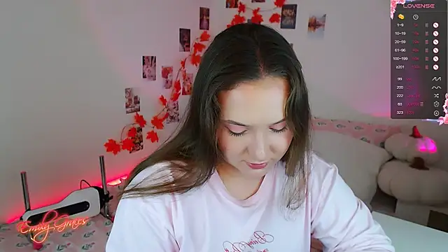 Snapshot of EmilyxxGraces chatting on November 2025 01:59:02 AM EmilyxxGraces online show from November 2025 01:59:02 AM