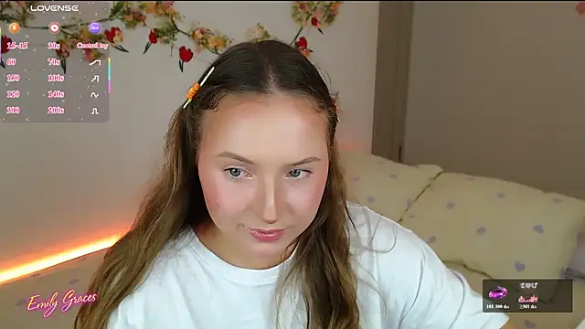 Snapshot of EmilyxxGraces chatting on June 2026 10:48:02 PM EmilyxxGraces online show from June 2026 10:48:02 PM