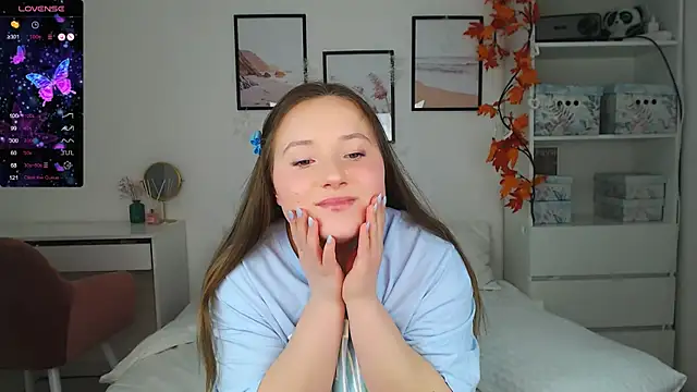 Snapshot of EmilyxxGraces chatting on February 2025 10:30:01 PM EmilyxxGraces online show from February 2025 10:30:01 PM