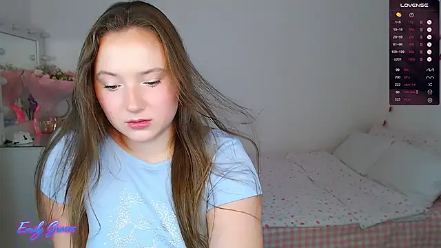 Snapshot of EmilyxxGraces chatting on September 2025 02:10:01 AM EmilyxxGraces online show from September 2025 02:10:01 AM