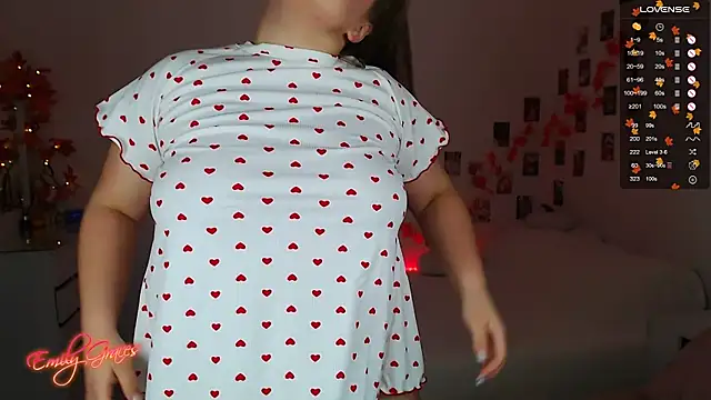 Snapshot of EmilyxxGraces chatting on November 2025 01:43:01 AM EmilyxxGraces online show from November 2025 01:43:01 AM