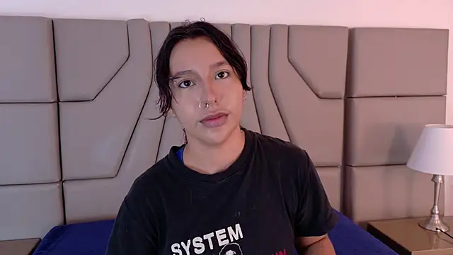 ParanoidTemptaion  online show from May 2026 11:39:02 AM