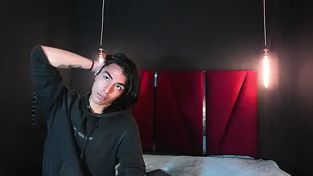 ParanoidTemptaion  online show from February 2025 12:49:02 PM