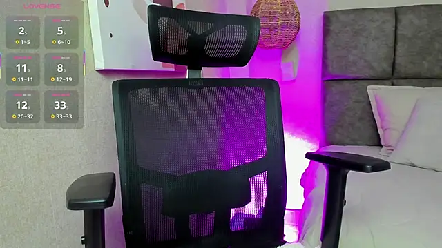 elizabeth 20 online show from October 2025 07:59:01 PM