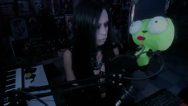 Snapshot of rotten_dreams chatting on February 2025 04:44:01 PM rotten dreams online show from February 2025 04:44:01 PM