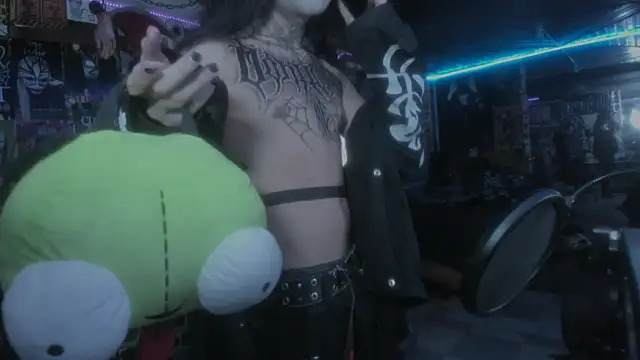 Snapshot of rotten_dreams chatting on March 2025 04:00:02 PM rotten dreams online show from March 2025 04:00:02 PM