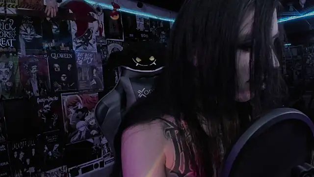 Snapshot of rotten_dreams chatting on October 2025 11:25:01 PM rotten dreams online show from October 2025 11:25:01 PM