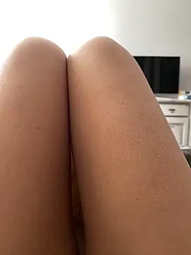 Snapshot of DeboraXporn chatting on November 2025 10:19:01 AM DeboraXporn online show from November 2025 10:19:01 AM