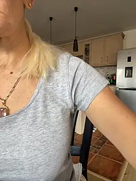 Snapshot of DeboraXporn chatting on October 2025 02:16:02 PM DeboraXporn online show from October 2025 02:16:02 PM