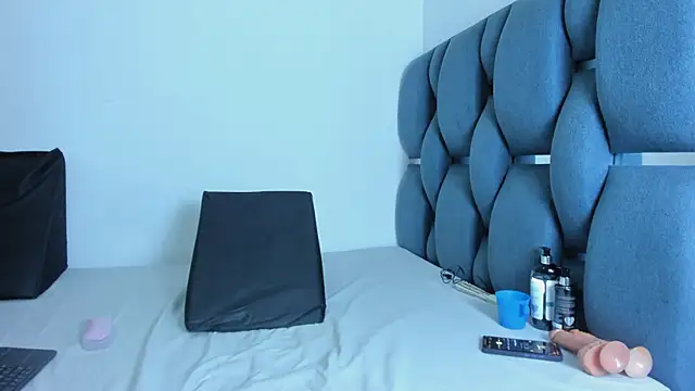 poutyseleny online show from November 2025 11:26:01 AM